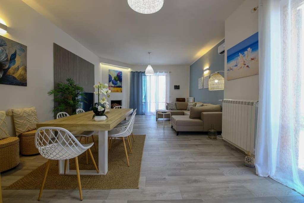 Villa Vera, Accesso Al Mare, Vista Castello, Ac Brindisi Exterior foto